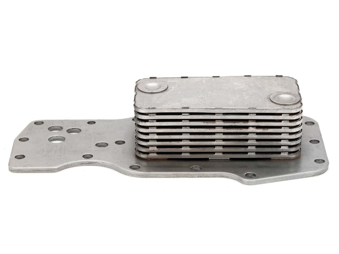 Oil cooler for Cummins ISB 6.7 and QSB 6.7 engines